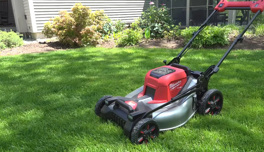 lawn care aiken sc wide yard — wide residential lawn with clean mow lines after professional service